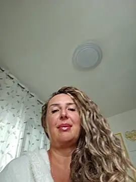 Snapshot of MariaRichi_ chatting on 09-27-25, 07:02 MariaRichi  online show from 09-27-25, 07:02