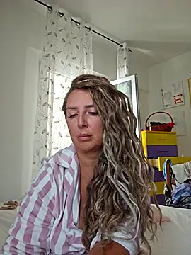 Snapshot of MariaRichi_ chatting on 10-01-25, 07:58 MariaRichi  online show from 10-01-25, 07:58