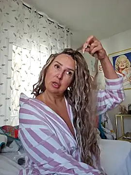 Snapshot of MariaRichi_ chatting on 10-03-25, 07:16 MariaRichi  online show from 10-03-25, 07:16