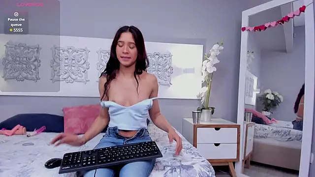 adelaa 11 online show from 02-28-25, 07:03