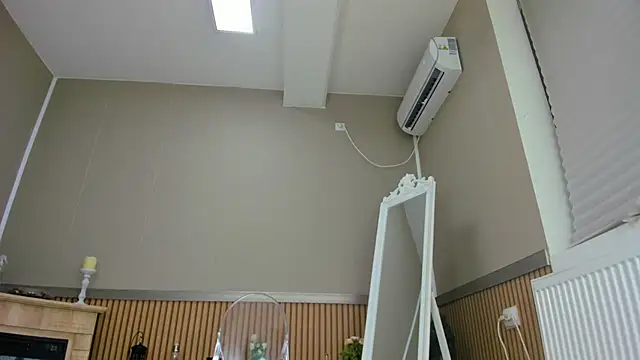 Kimi Ivy online show from 01-20-25, 04:43