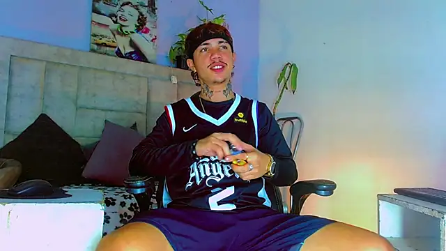 HannibalLester online show from 09-18-25, 04:47