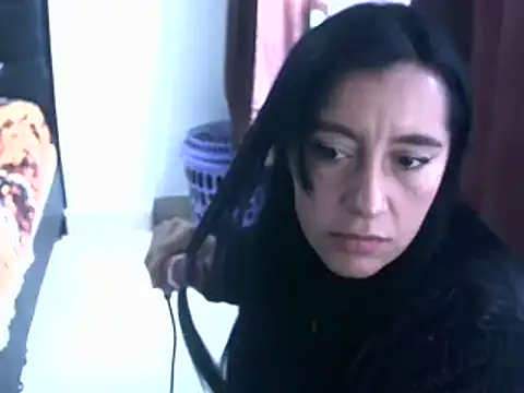 Snapshot of hailey85 chatting on 12-23-24, 07:30 hailey85 online show from 12-23-24, 07:30