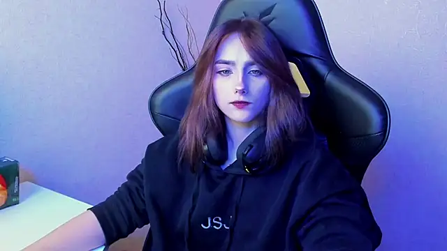 Snapshot of SilverDream chatting on 01-13-25, 02:28 SilverDream online show from 01-13-25, 02:28