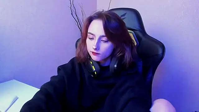 Snapshot of SilverDream chatting on 01-15-25, 12:19 SilverDream online show from 01-15-25, 12:19