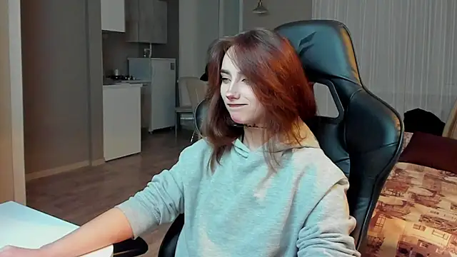 Snapshot of SilverDream chatting on 02-12-25, 11:41 SilverDream online show from 02-12-25, 11:41