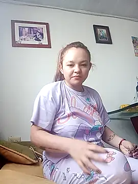 Snapshot of Naiara_Sex_ chatting on 12-25-24, 03:17 Naiara Sex  online show from 12-25-24, 03:17