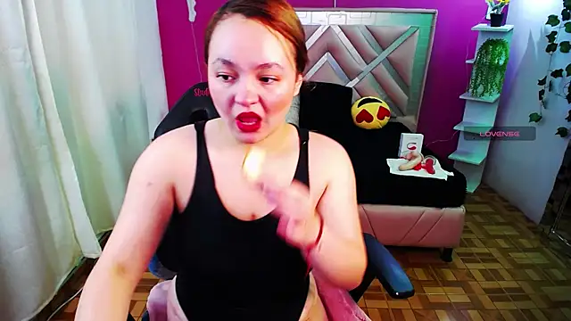 Snapshot of Naiara_Sex_ chatting on 01-10-25, 12:15 Naiara Sex  online show from 01-10-25, 12:15