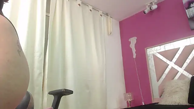 Snapshot of Naiara_Sex_ chatting on 01-10-25, 03:16 Naiara Sex  online show from 01-10-25, 03:16
