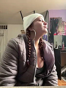 Snapshot of Naiara_Sex_ chatting on 02-22-25, 05:24 Naiara Sex  online show from 02-22-25, 05:24