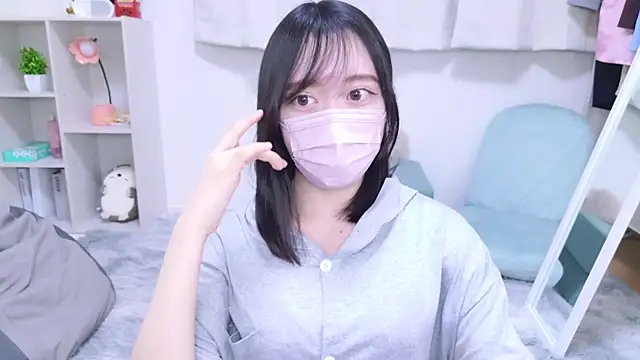 Snapshot of Yurie_ chatting on 03-07-25, 10:10 Yurie  online show from 03-07-25, 10:10