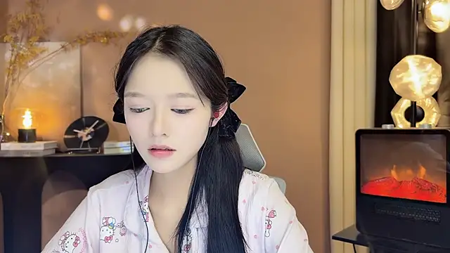 xiaodaibabyy online show from 12-08-24, 02:19