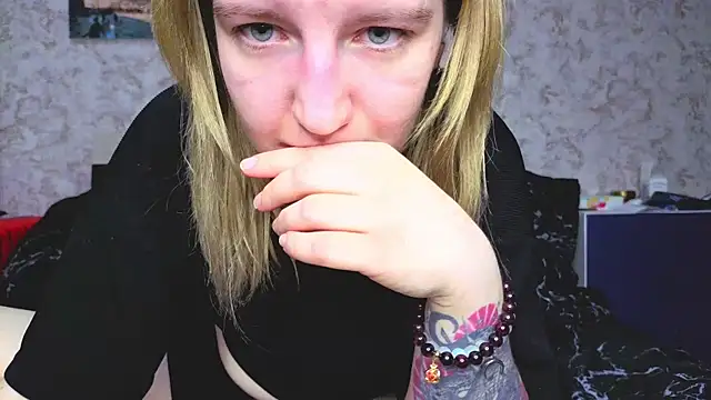 Snapshot of Baiambel_Mi chatting on 11-25-25, 03:34 Baiambel Mi online show from 11-25-25, 03:34