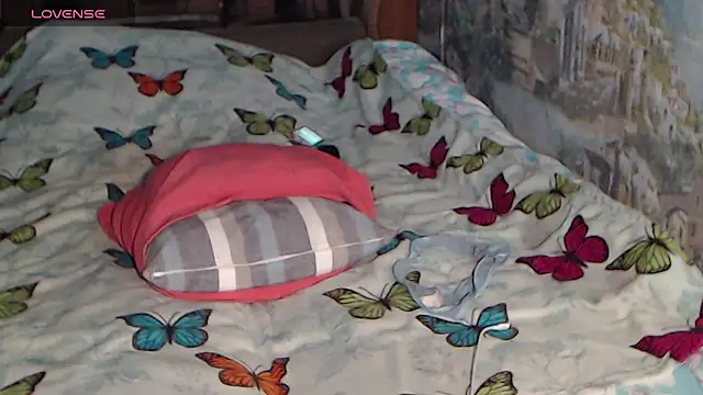 -LauraGold- online show from 01-11-25, 10:51