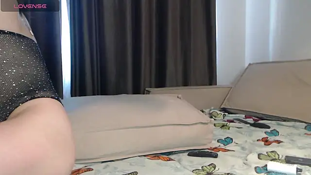 -LauraGold- online show from 02-17-25, 12:59