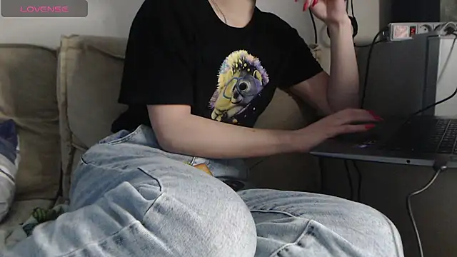 -LauraGold- online show from 03-04-25, 07:11