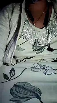 Snapshot of lovelyruhi chatting on 01-19-25, 06:21 lovelyruhi online show from 01-19-25, 06:21