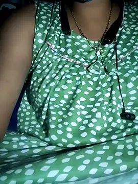 Snapshot of lovelyruhi chatting on 02-14-25, 05:57 lovelyruhi online show from 02-14-25, 05:57