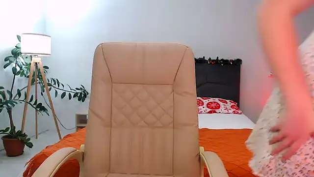 Snapshot of NaughtyNylonFeet chatting on 12-20-24, 02:19 NaughtyNylonFeet online show from 12-20-24, 02:19