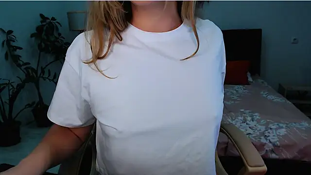 Snapshot of NaughtyNylonFeet chatting on 02-05-25, 02:51 NaughtyNylonFeet online show from 02-05-25, 02:51