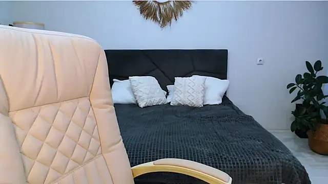 Snapshot of NaughtyNylonFeet chatting on 11-14-25, 03:38 NaughtyNylonFeet online show from 11-14-25, 03:38