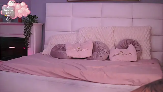 FlirtyFawn online show from 12-19-25, 01:34