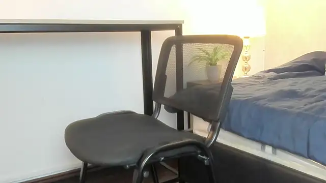 Snapshot of Caroline_dh chatting on 02-12-26, 11:38 Caroline dh online show from 02-12-26, 11:38