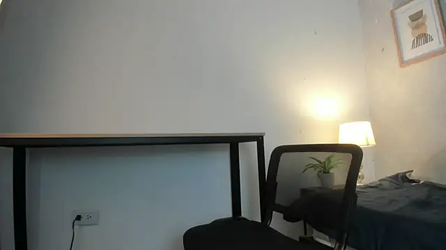 Snapshot of Caroline_dh chatting on 02-13-26, 11:39 Caroline dh online show from 02-13-26, 11:39