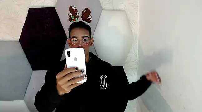 Snapshot of AbrahanBratz chatting on 12-04-24, 02:59 AbrahanBratz online show from 12-04-24, 02:59