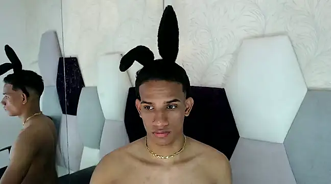 Snapshot of AbrahanBratz chatting on 12-07-24, 04:03 AbrahanBratz online show from 12-07-24, 04:03