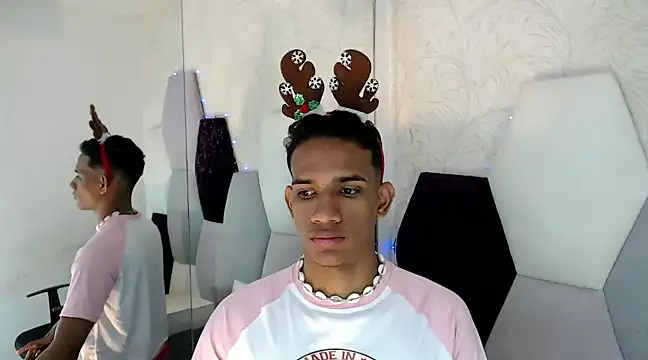 Snapshot of AbrahanBratz chatting on 12-09-24, 02:49 AbrahanBratz online show from 12-09-24, 02:49