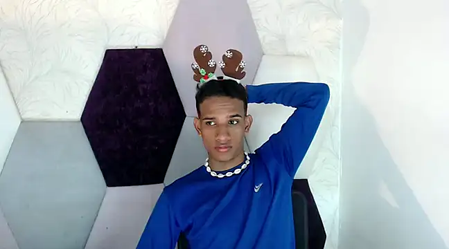 Snapshot of AbrahanBratz chatting on 12-13-24, 06:49 AbrahanBratz online show from 12-13-24, 06:49