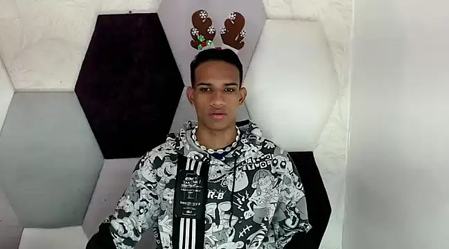 Snapshot of AbrahanBratz chatting on 12-17-24, 11:39 AbrahanBratz online show from 12-17-24, 11:39