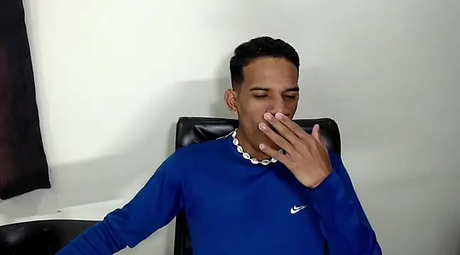 Snapshot of AbrahanBratz chatting on 12-26-24, 11:32 AbrahanBratz online show from 12-26-24, 11:32