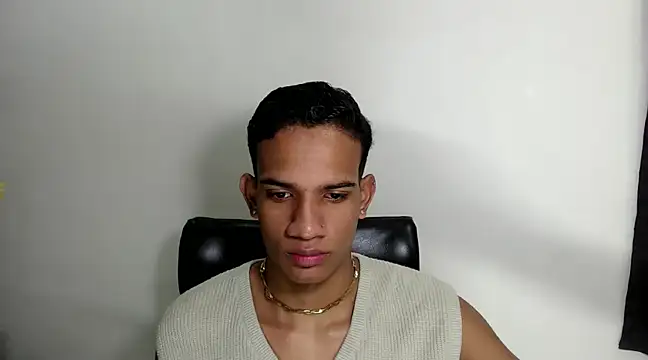 Snapshot of AbrahanBratz chatting on 01-08-25, 11:43 AbrahanBratz online show from 01-08-25, 11:43