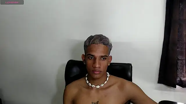 Snapshot of AbrahanBratz chatting on 01-13-25, 03:15 AbrahanBratz online show from 01-13-25, 03:15