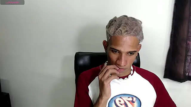 Snapshot of AbrahanBratz chatting on 01-16-25, 05:44 AbrahanBratz online show from 01-16-25, 05:44