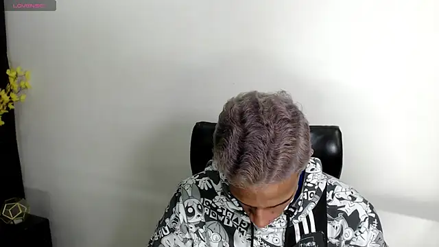 Snapshot of AbrahanBratz chatting on 01-17-25, 11:49 AbrahanBratz online show from 01-17-25, 11:49