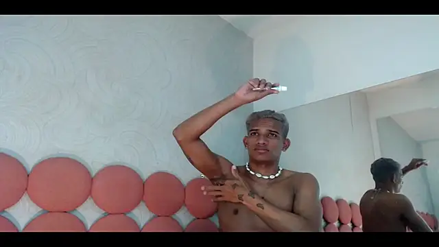 Snapshot of AbrahanBratz chatting on 01-17-25, 10:34 AbrahanBratz online show from 01-17-25, 10:34