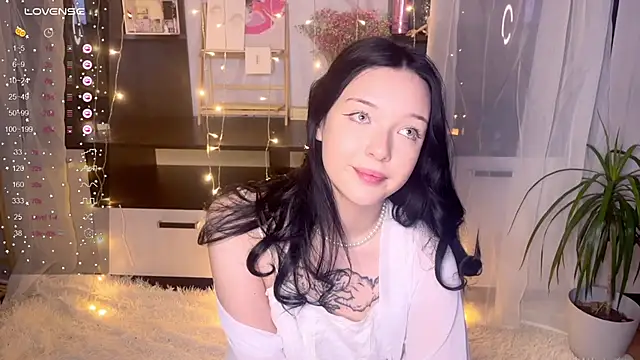 EmmaKittyCat online show from 11-26-25, 07:59