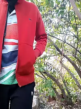 Snapshot of Piyush_2024 chatting on 01-12-25, 02:03 Piyush 2024 online show from 01-12-25, 02:03