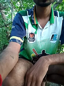 Snapshot of Piyush_2024 chatting on 10-19-25, 01:28 Piyush 2024 online show from 10-19-25, 01:28