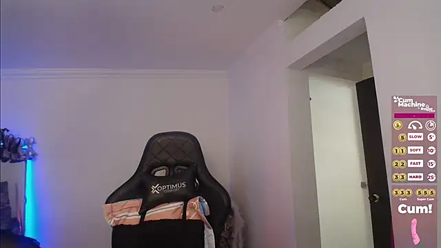 Snapshot of Madame_Shein_ chatting on 12-17-24, 12:54 Madame Shein  online show from 12-17-24, 12:54