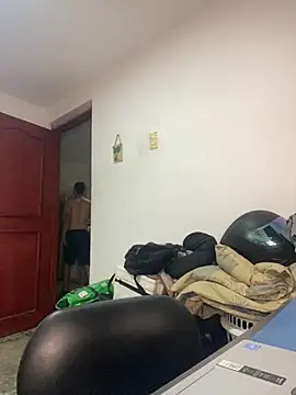 Jestebanano online show from 10-28-25, 06:06