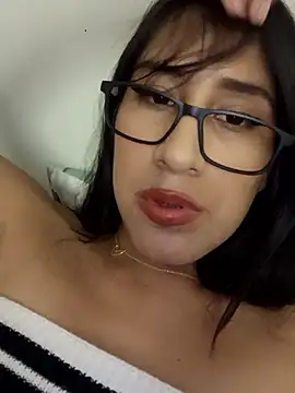 AleFantasy0001 online show from 03-03-25, 07:49