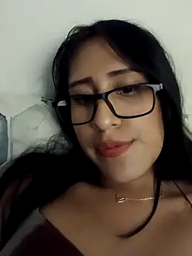 AleFantasy0001 online show from 03-10-25, 10:45