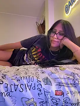 AleFantasy0001 online show from 04-08-26, 05:18