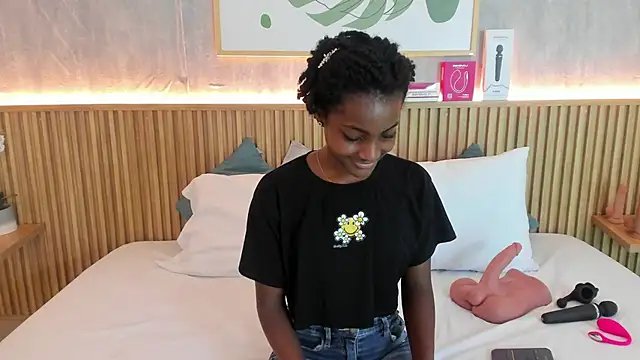 Snapshot of kenya_stone_1 chatting on 12-02-25, 07:42 kenya stone 1 online show from 12-02-25, 07:42