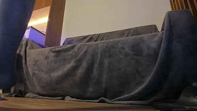 Yuriko May online show from 02-13-25, 11:04