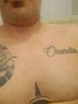 Snapshot of rolesexy chatting on 11-04-25, 12:21 rolesexy online show from 11-04-25, 12:21